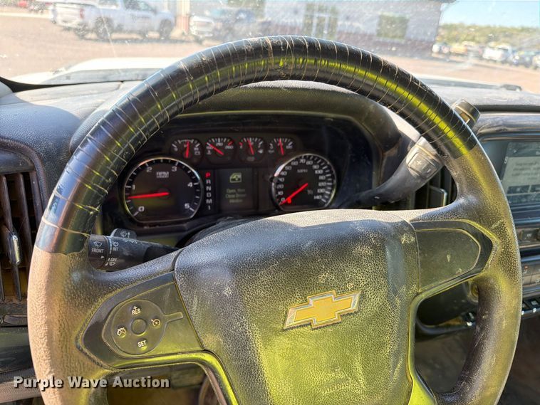 image for item FT6852 2016 Chevrolet Silverado 3500HD Crew Cab pickup truck