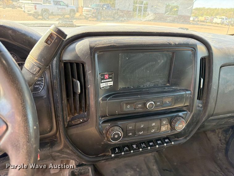 image for item FT6852 2016 Chevrolet Silverado 3500HD Crew Cab pickup truck