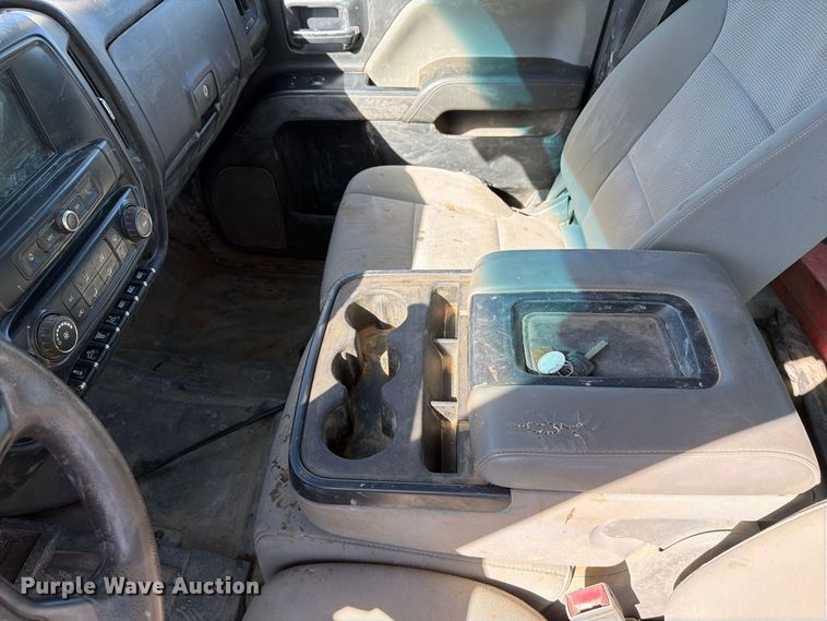 image for item FT6852 2016 Chevrolet Silverado 3500HD Crew Cab pickup truck