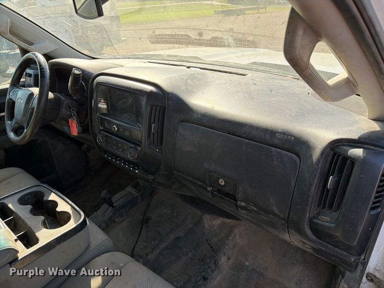 image for item FT6852 2016 Chevrolet Silverado 3500HD Crew Cab pickup truck