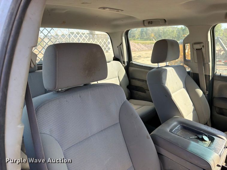 image for item FT6852 2016 Chevrolet Silverado 3500HD Crew Cab pickup truck