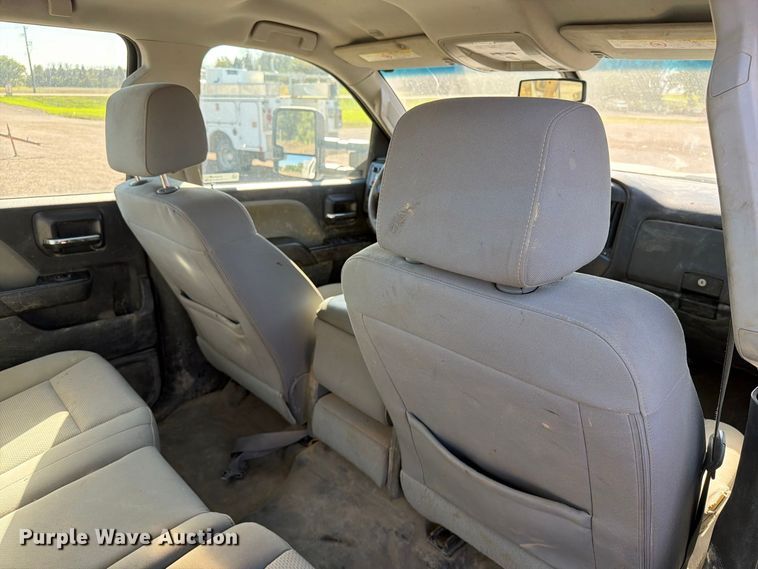 image for item FT6852 2016 Chevrolet Silverado 3500HD Crew Cab pickup truck