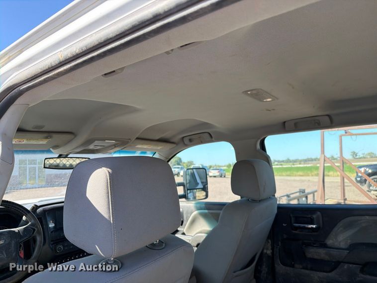 image for item FT6852 2016 Chevrolet Silverado 3500HD Crew Cab pickup truck