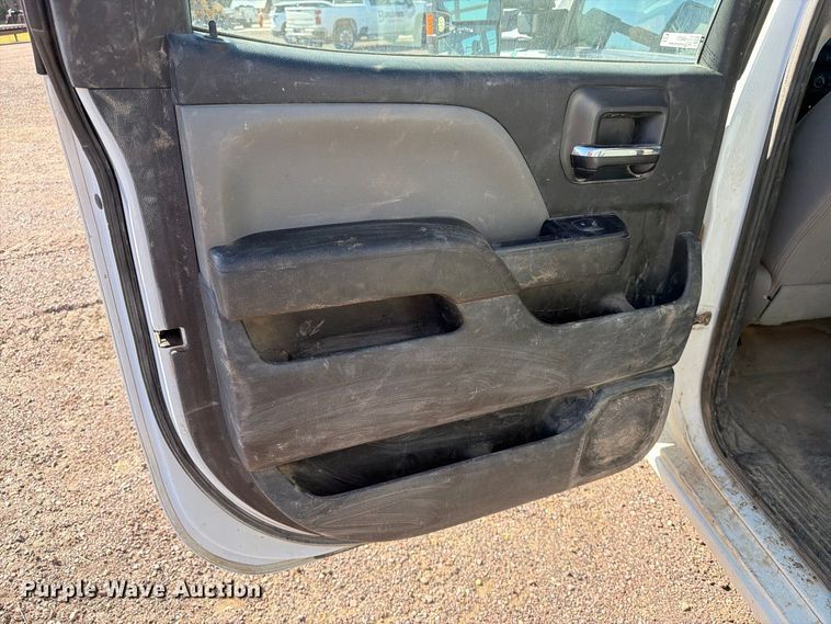 image for item FT6852 2016 Chevrolet Silverado 3500HD Crew Cab pickup truck