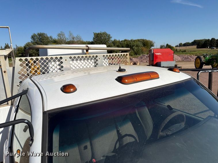 image for item FT6853 2003 Chevrolet Silverado 3500 utility bed pickup truck