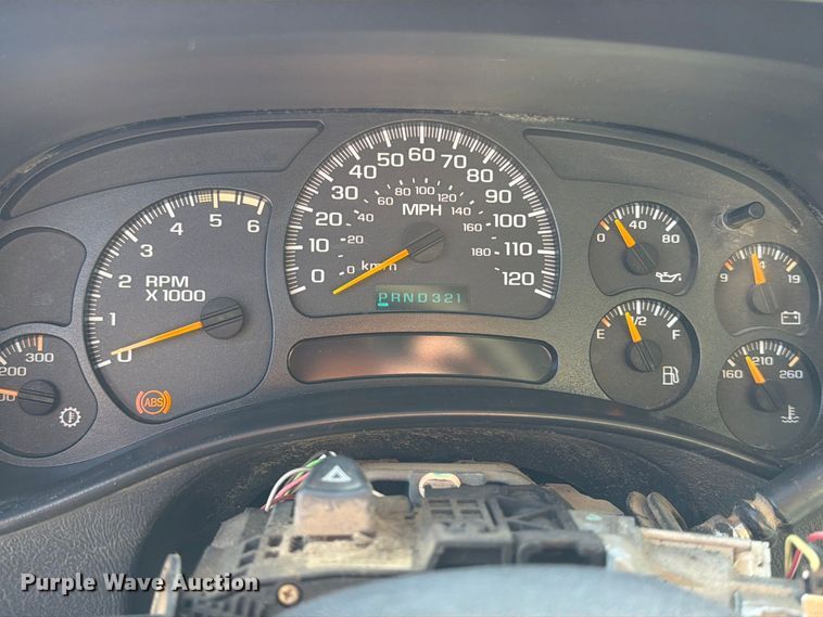 image for item FT6853 2003 Chevrolet Silverado 3500 utility bed pickup truck