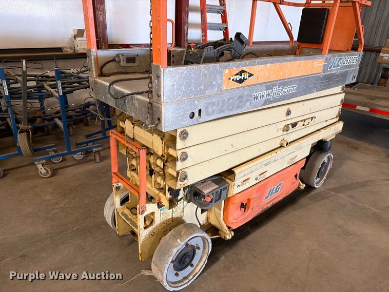 image for item FT6861 2005 JLG 2630ES scissor lift