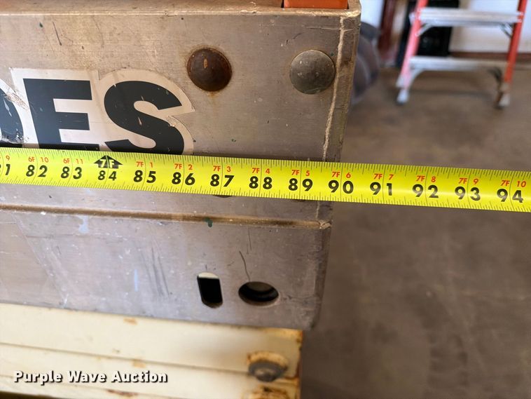 image for item FT6861 2005 JLG 2630ES scissor lift