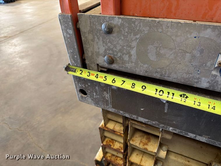 image for item FT6861 2005 JLG 2630ES scissor lift