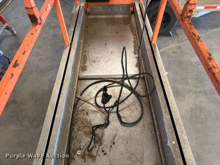 image for item FT6861 2005 JLG 2630ES scissor lift