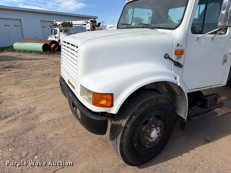 image for item FT6864 1990 International 4700 tank truck