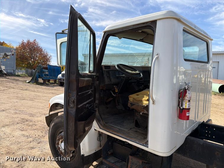 image for item FT6864 1990 International 4700 tank truck