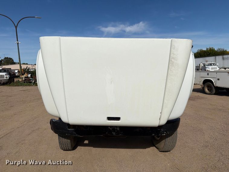 image for item FT6864 1990 International 4700 tank truck