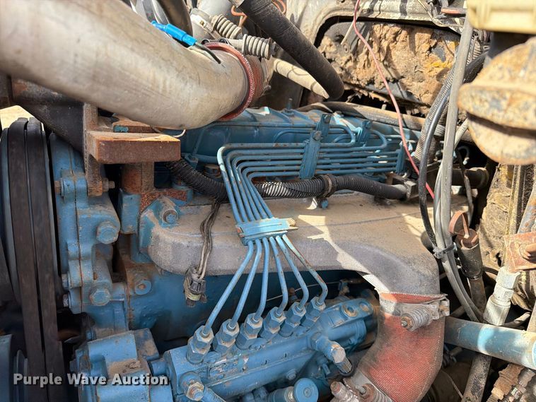 image for item FT6864 1990 International 4700 tank truck
