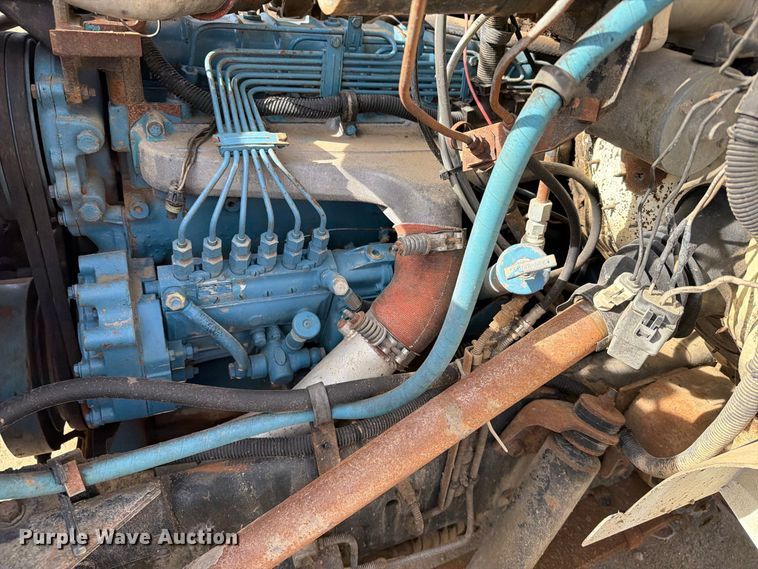 image for item FT6864 1990 International 4700 tank truck