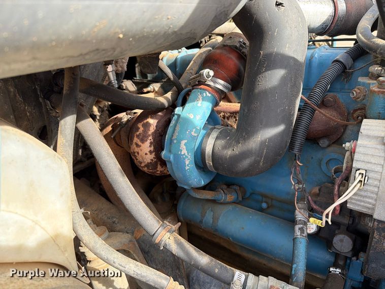 image for item FT6864 1990 International 4700 tank truck