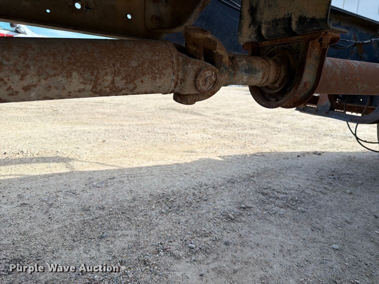 image for item FT6864 1990 International 4700 tank truck