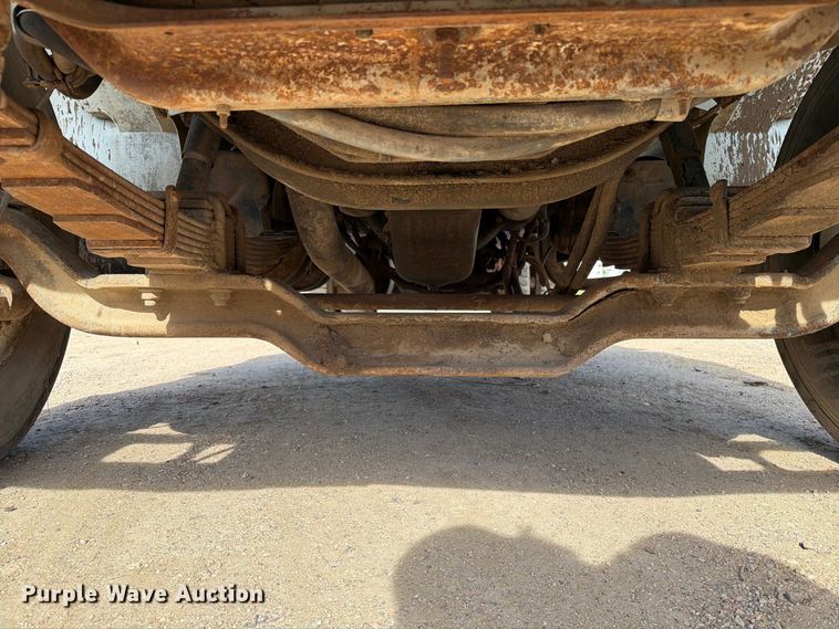 image for item FT6864 1990 International 4700 tank truck