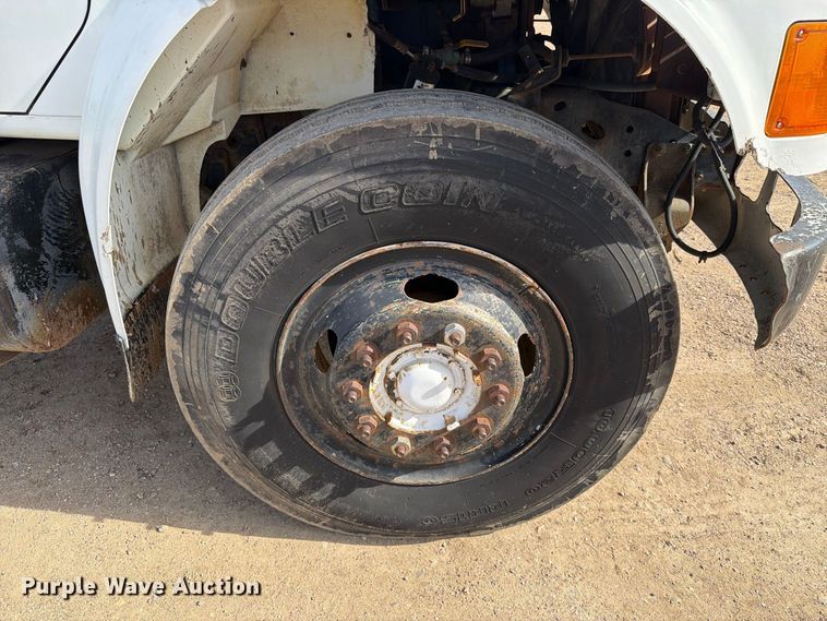 image for item FT6864 1990 International 4700 tank truck