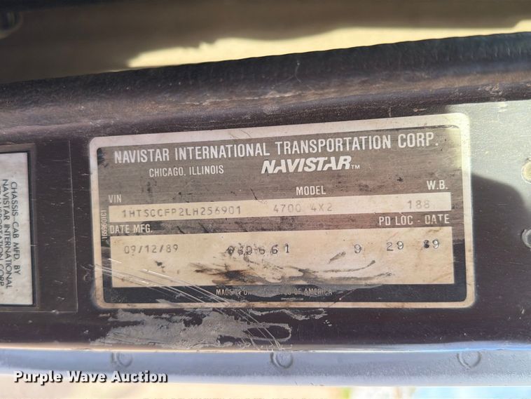 image for item FT6864 1990 International 4700 tank truck