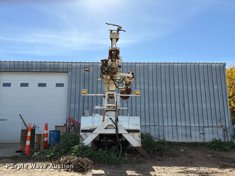 image for item FT6867 2002 Versalift VXD-47 digger derrick truck bed