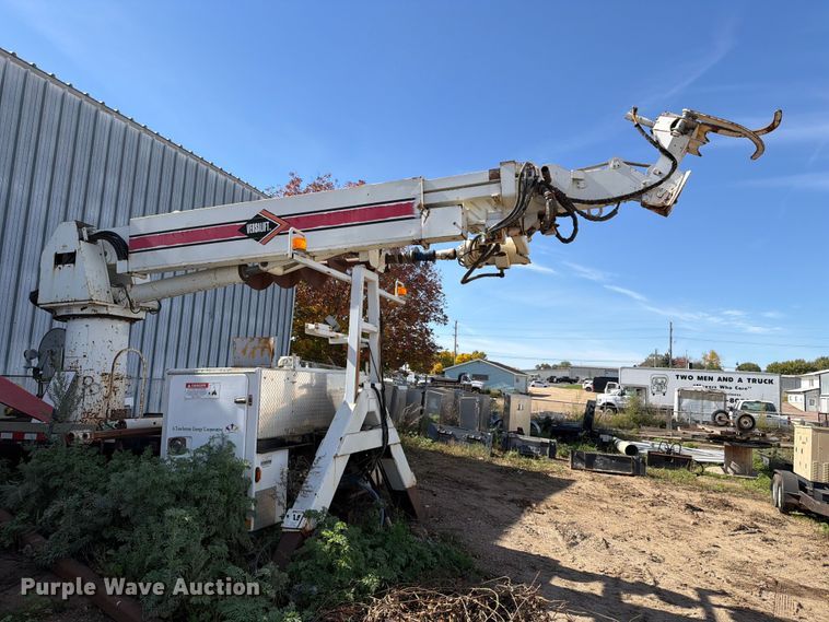 image for item FT6867 2002 Versalift VXD-47 digger derrick truck bed