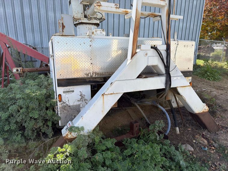 image for item FT6867 2002 Versalift VXD-47 digger derrick truck bed