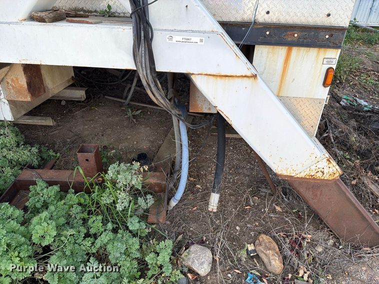 image for item FT6867 2002 Versalift VXD-47 digger derrick truck bed