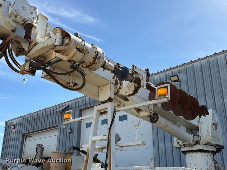 image for item FT6867 2002 Versalift VXD-47 digger derrick truck bed