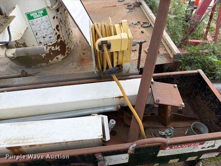 image for item FT6867 2002 Versalift VXD-47 digger derrick truck bed