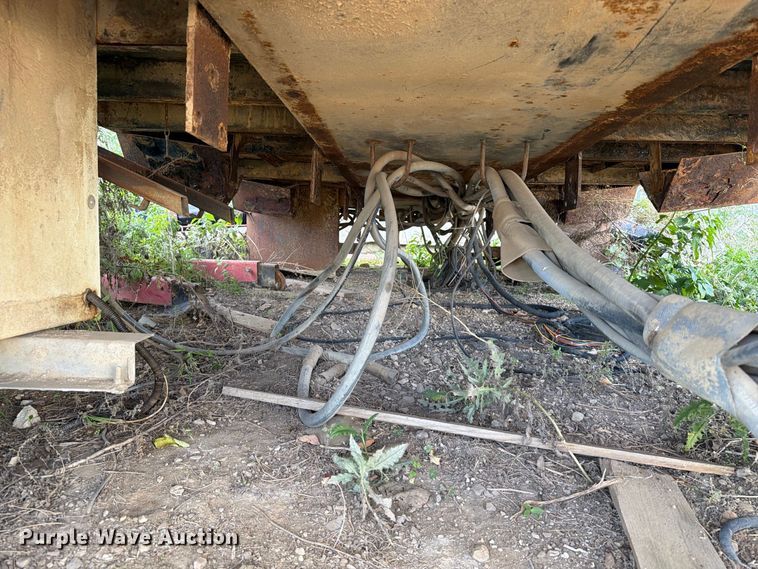 image for item FT6867 2002 Versalift VXD-47 digger derrick truck bed