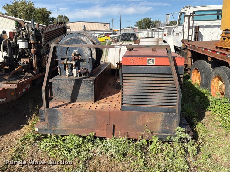 image for item FT6878 1995 Ditch Witch FP35 skid mounted mud mixing system