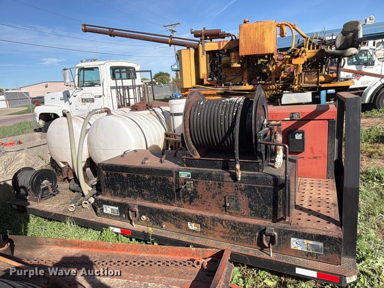 image for item FT6878 1995 Ditch Witch FP35 skid mounted mud mixing system