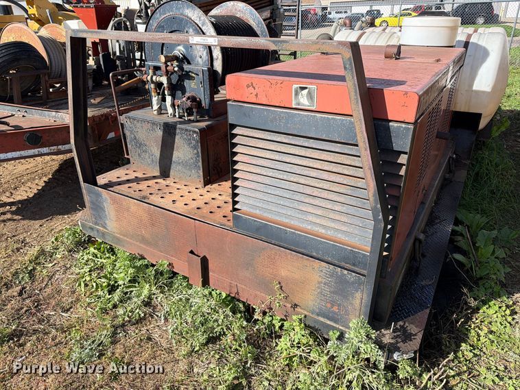 image for item FT6878 1995 Ditch Witch FP35 skid mounted mud mixing system