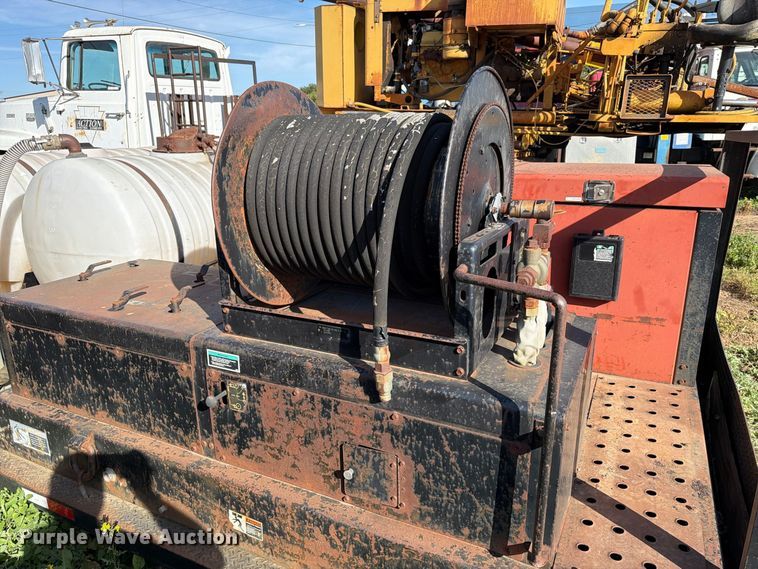 image for item FT6878 1995 Ditch Witch FP35 skid mounted mud mixing system