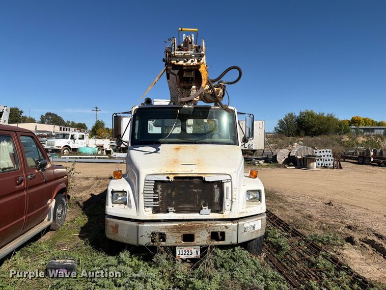 image for item FT6894 1997 Freightliner FL70 digger derrick truck