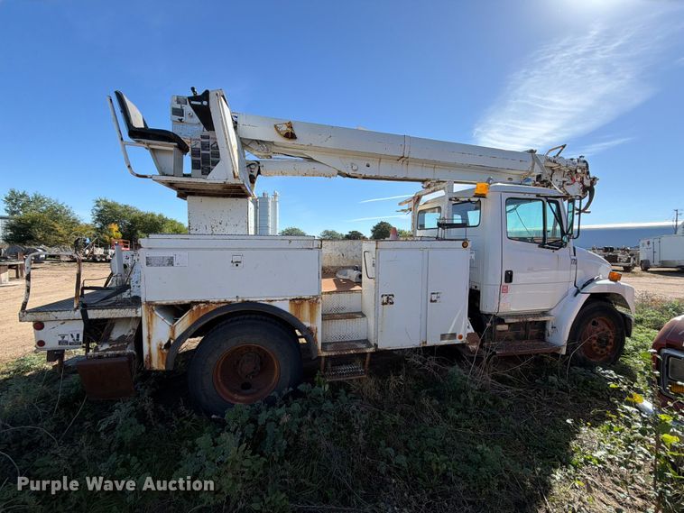 image for item FT6894 1997 Freightliner FL70 digger derrick truck