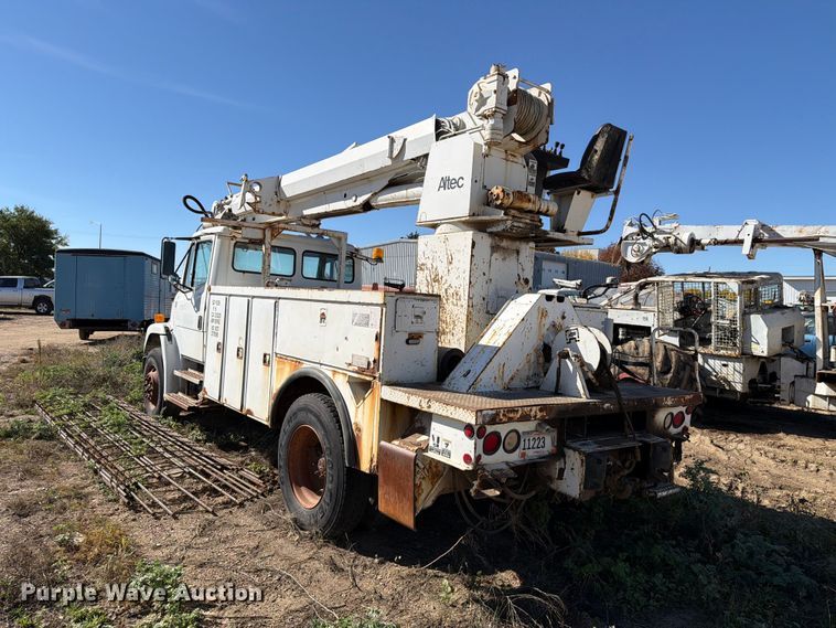 image for item FT6894 1997 Freightliner FL70 digger derrick truck