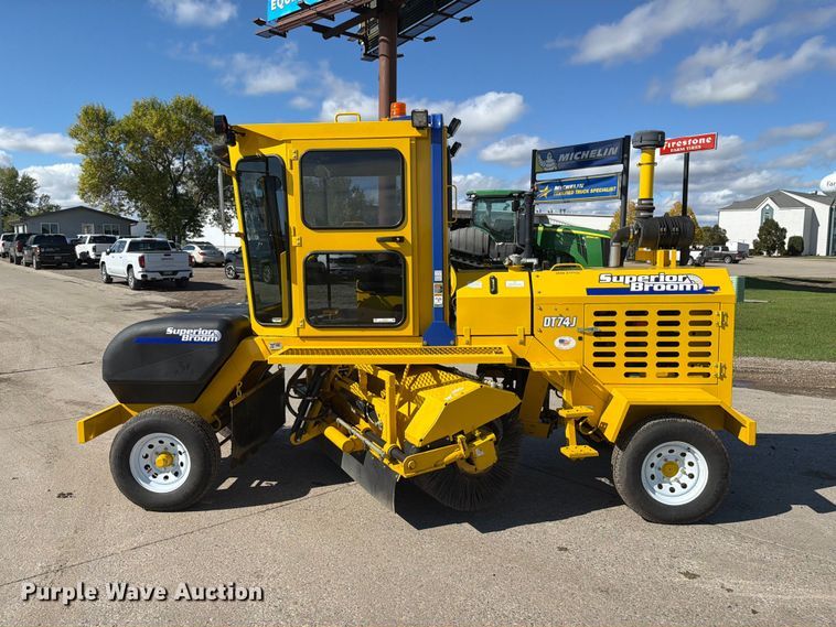 image for item FT7532 2024 Superior DT74-J broom