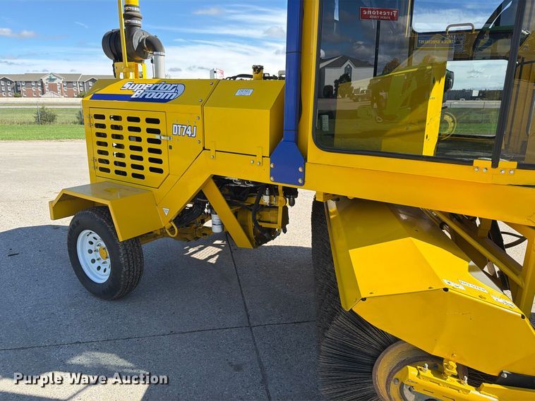 image for item FT7532 2024 Superior DT74-J broom