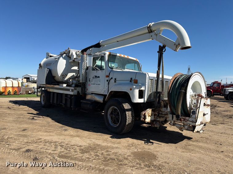 image for item FT7547 1996 International 2554 sewer jetter truck