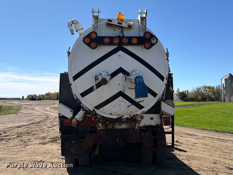 image for item FT7547 1996 International 2554 sewer jetter truck