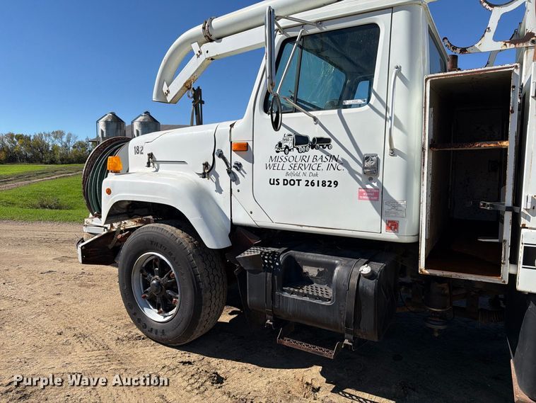 image for item FT7547 1996 International 2554 sewer jetter truck