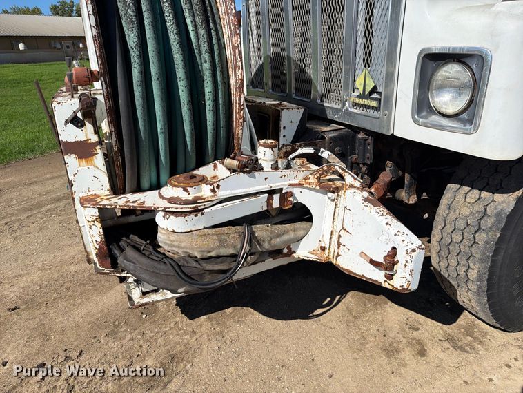 image for item FT7547 1996 International 2554 sewer jetter truck