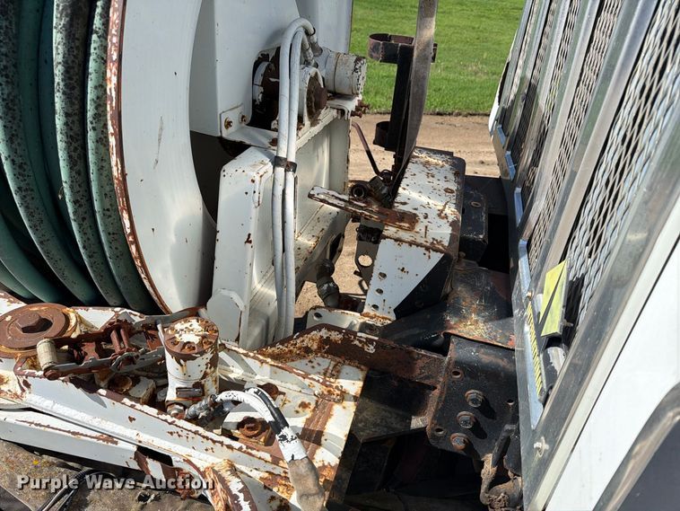 image for item FT7547 1996 International 2554 sewer jetter truck