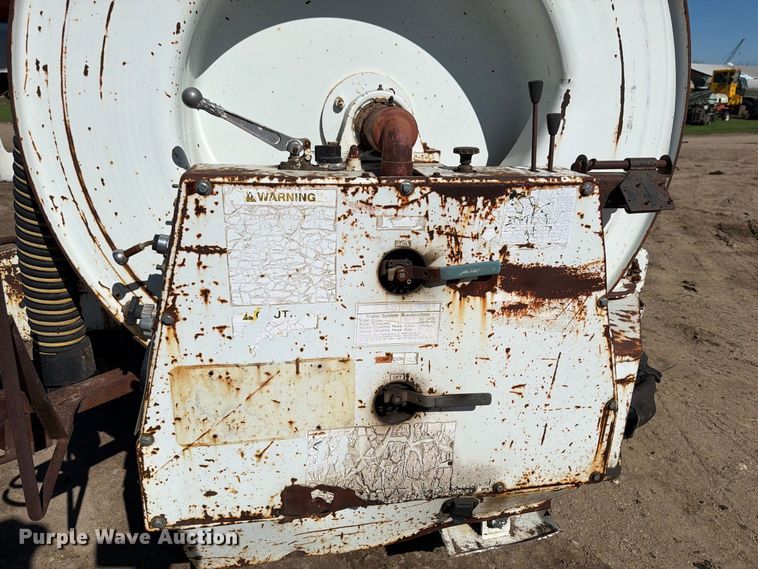 image for item FT7547 1996 International 2554 sewer jetter truck