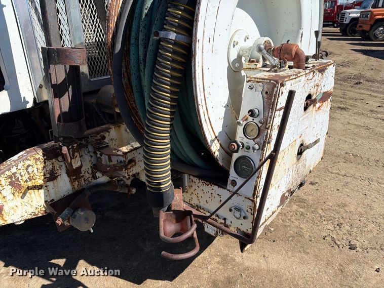 image for item FT7547 1996 International 2554 sewer jetter truck