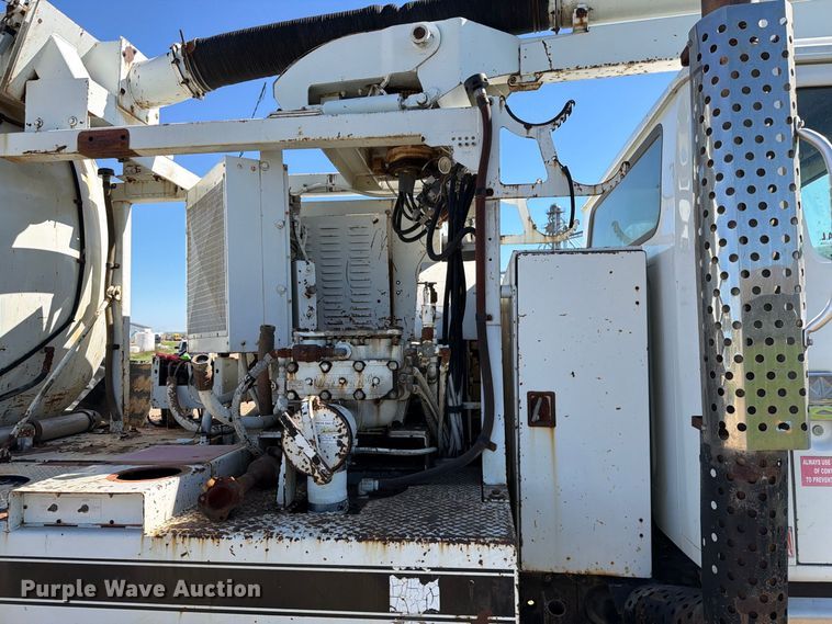 image for item FT7547 1996 International 2554 sewer jetter truck