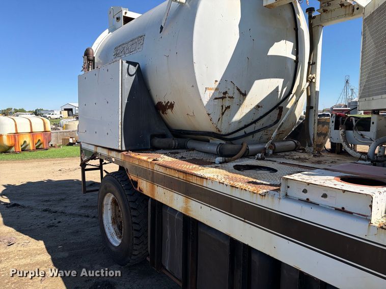 image for item FT7547 1996 International 2554 sewer jetter truck