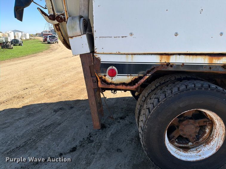 image for item FT7547 1996 International 2554 sewer jetter truck